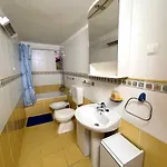 In 44017 * Dramalj